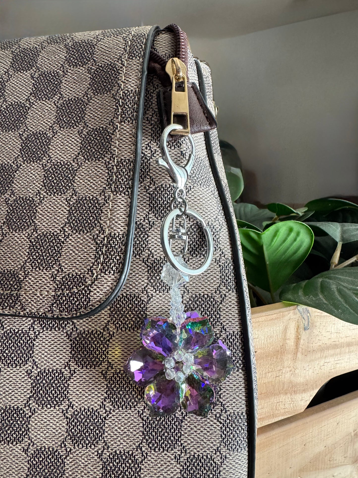 Sparkling Crystal Flower Keychain